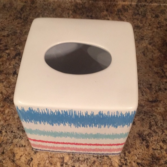 Dena Home tissue cover - Picture 2 of 2